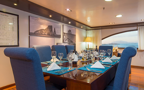 Dining Room Ocean Spray Galapagos